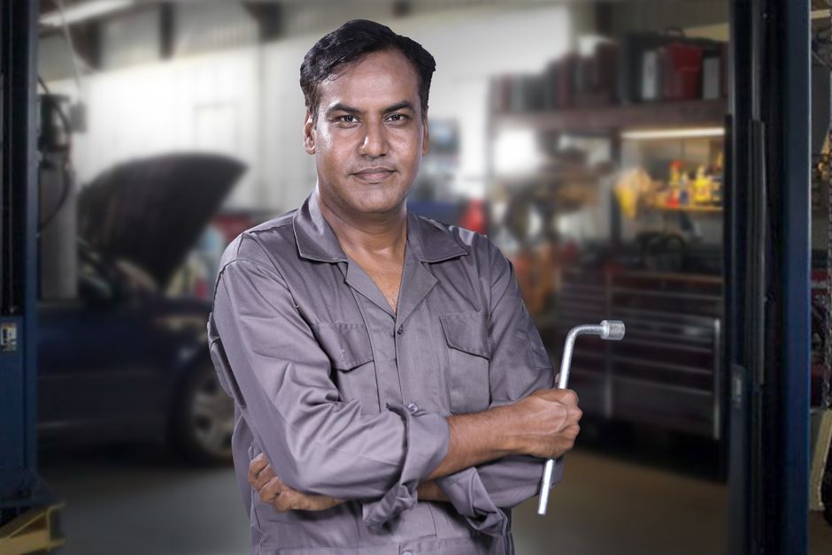 Friendly auto glass technician